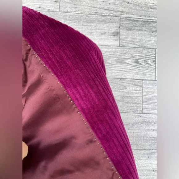 Dries Van Noten
Stretch-Cotton Corduroy Jacket in fuchsia size 38/small - Picture 15 of 17